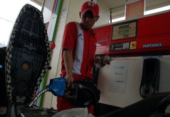 Buat yang Belum Tahu BBM Jenis Pertamax Naik Hari Ini, Berikut Rincian Harganya