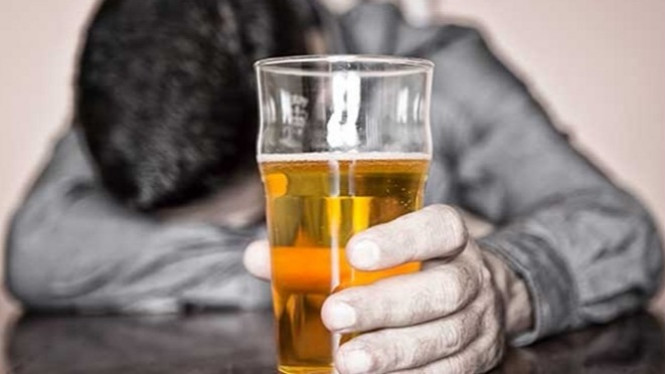 Penderita Asam Urat, Dilarang Keras Konsumsi 5 Minuman Ini