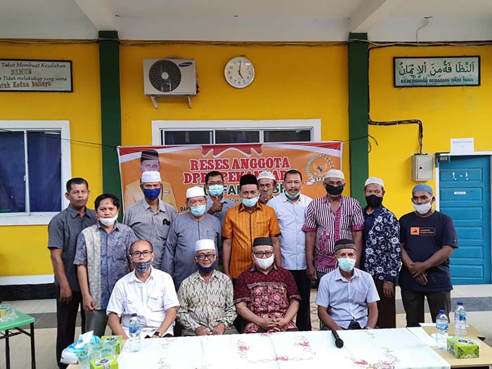 Reses Di Tangkerang Timur, Zulfahmi Terima Aduan Jalan Berlubang yang Dibiarkan Selama 4 Tahun