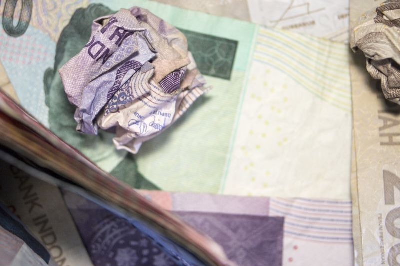 Rupiah Melemah Kembali ke Level Rp13.305/USD