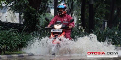 Mau Motor Terus Fit Saat Hujan, Perhatikan lima Hal Ini