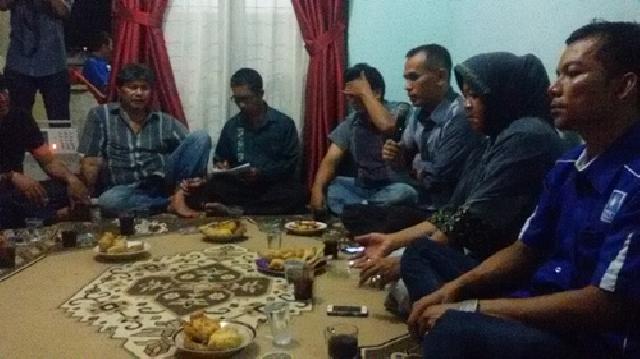 Ngopi Bareng Nofrizal di Tuah Karya, Warga Keluhkan Tapal Batas dan KTP