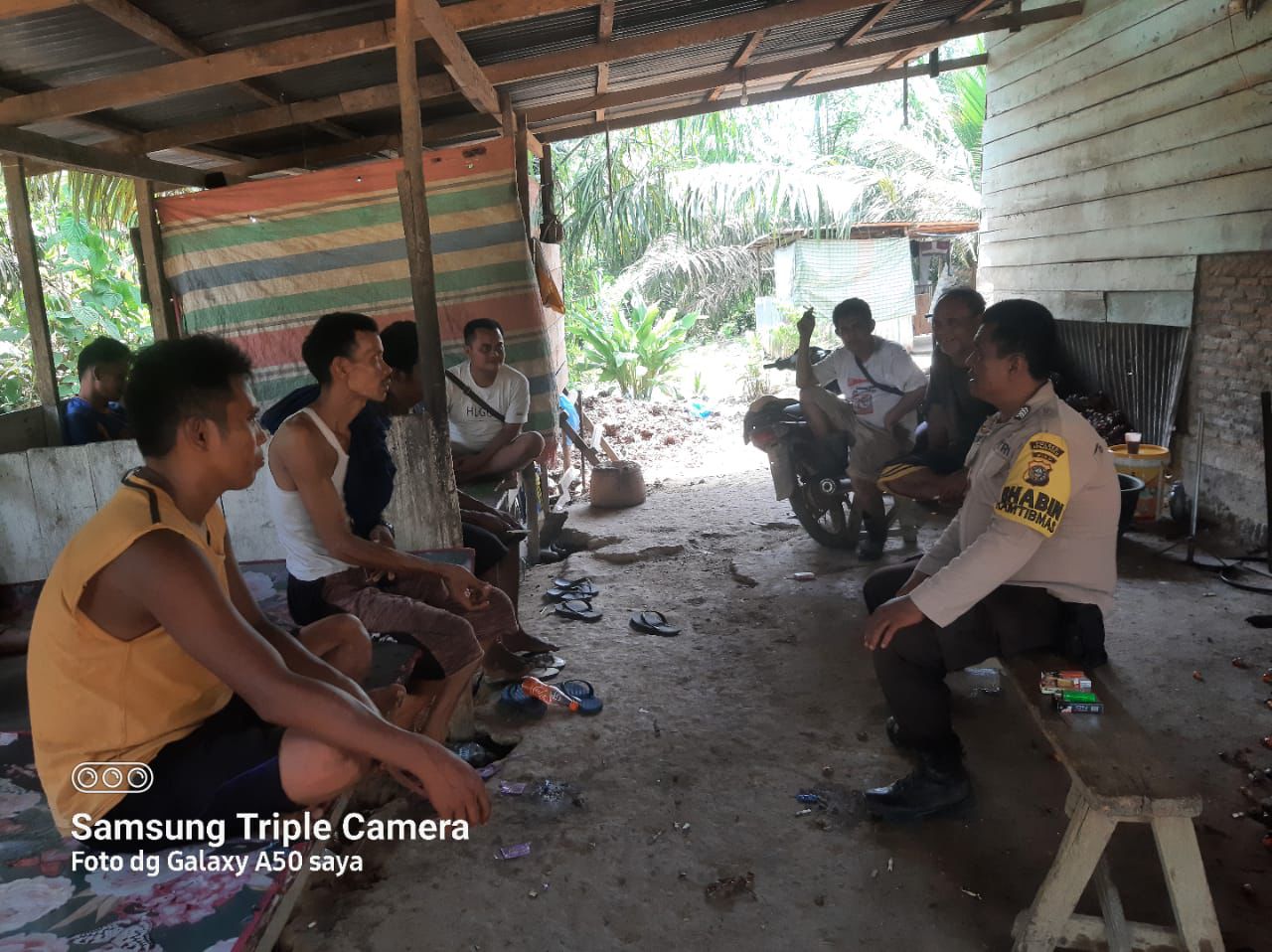 Polsek Rambahhilir Gelar Cooling System untuk Pilkada Damai 2024 di Dusun Kumu Baru