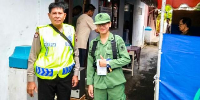 Anggota Linmas cantik ini sukses curi perhatian di Pilkada