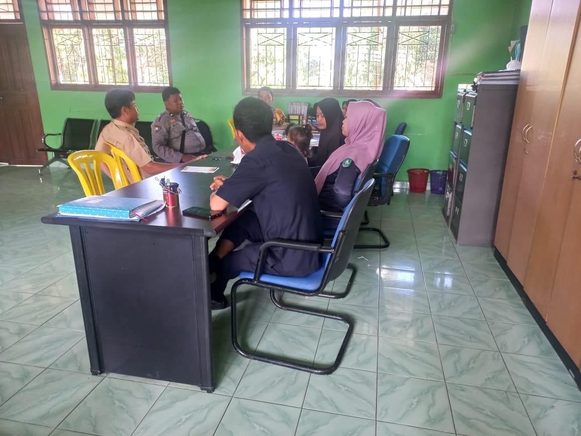 Pilkada Serentak 2024: Kanit Binmas Aipda Riki Danansyah Dorong Fasilitasi Penerbitan KTP untuk Pemilih Pemula