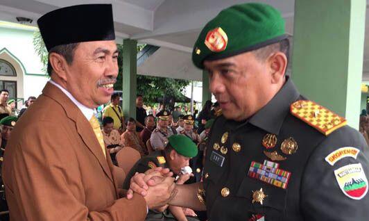 Perkenalkan Syamsuar dan Edy Natar Nasution, PKS Terapkan Sistem Door To Door