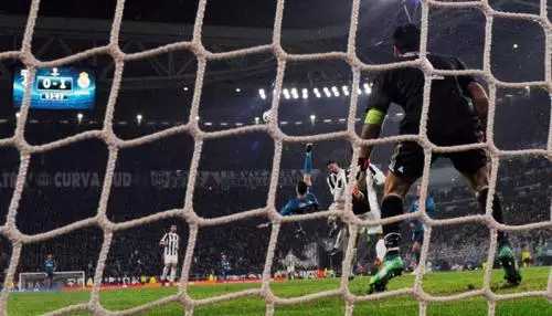 Ronaldo Terharu Dapat Aplaus dari Fans Juventus