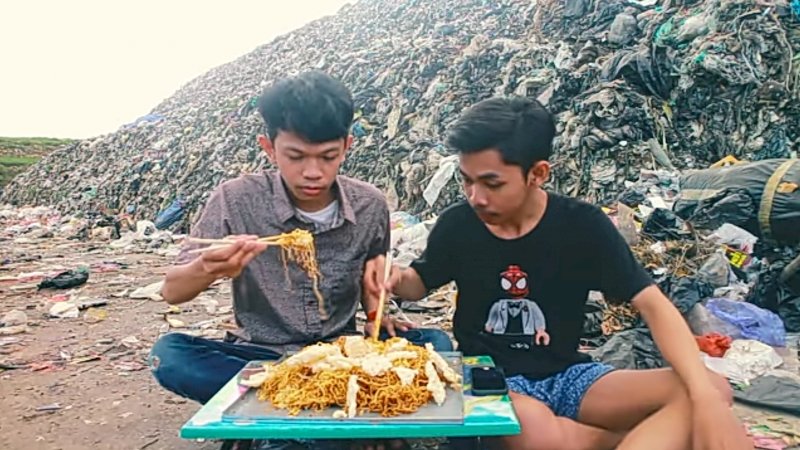 Momen yang Membuat Selebgram Ari Pratama Terkenal