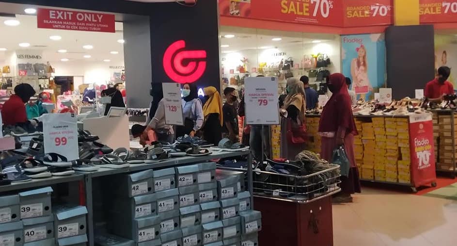 Jelang Lebaran, Mal di Pekanbaru Ramai Pengunjung, Apakabar PSBB?