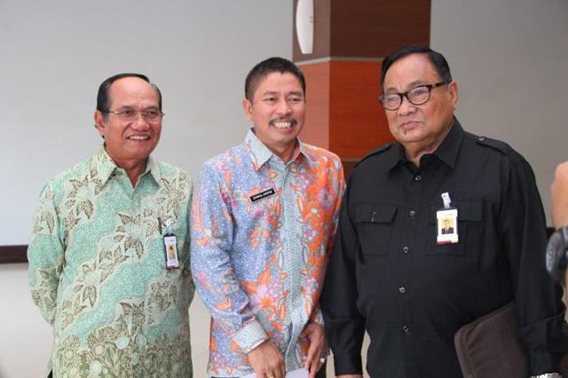 Rivaie Rachman Bantah Sudah Ada Penobatan Sultan Indragiri