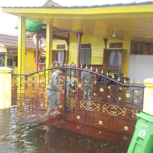 Bupati Suyatno Instruksikan Keluarkan Alat Berat