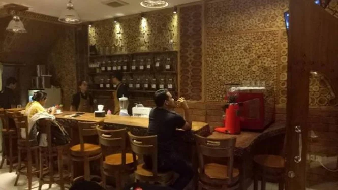 Kopi Ampirono Kulon Progo, Sensasi Ngopi di Pinggir Sawah