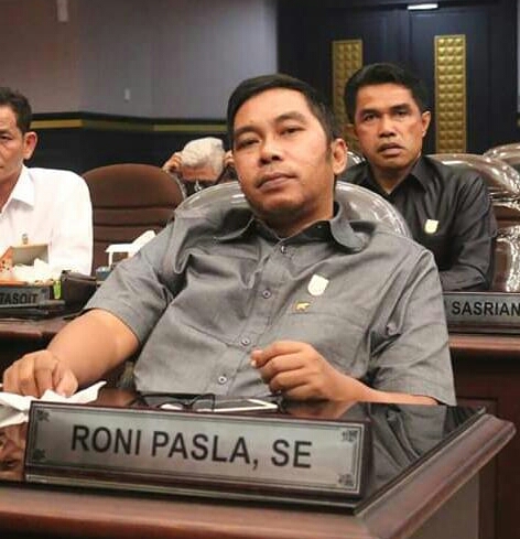 Roni Pasla Minta Stop Pembangunan Kios Pasar Induk