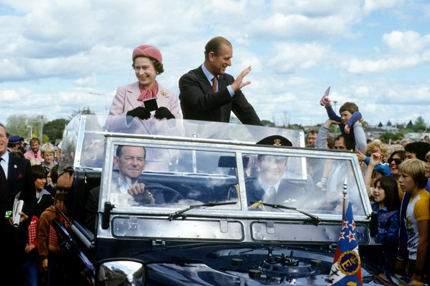 Ratu Inggris Pernah Hampir Dibunuh Remaja 17 Tahun