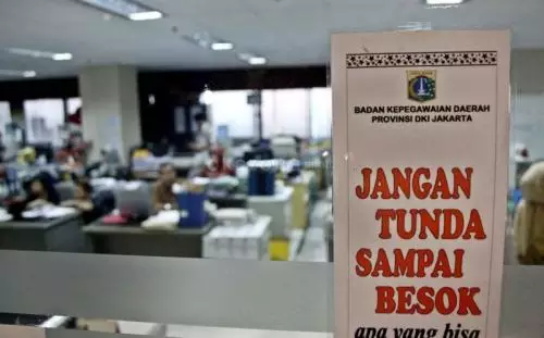 Struktur Gaji PNS Diatur Ulang, Bagaimana dengan Polisi dan TNI?