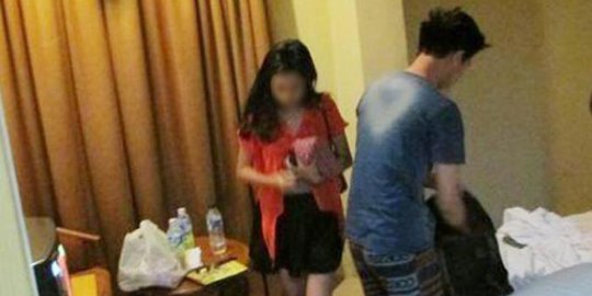 Niat Berselingkuh, Wanita ini Malah Kencan Dengan Mertuanya Sendiri