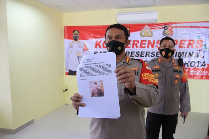 Polisi Ungkap BF Menempelkan Alat Vitalnya ke Buku Doa, Bukan Al Quran