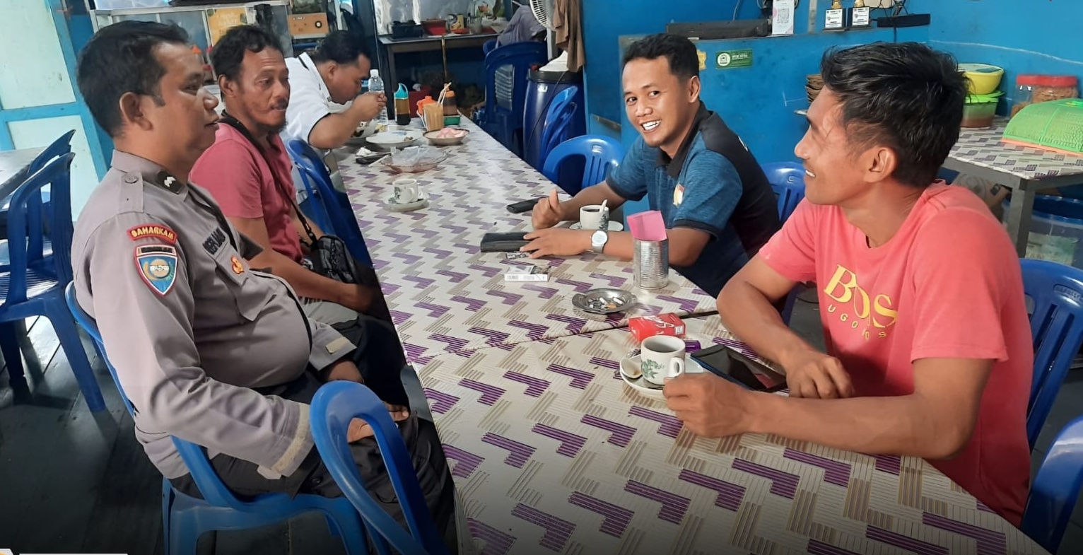Polsek Tanah Merah Mengingatkan Masyarakat Desa Tanjung Baru untuk Menjauhi Informasi Hoax