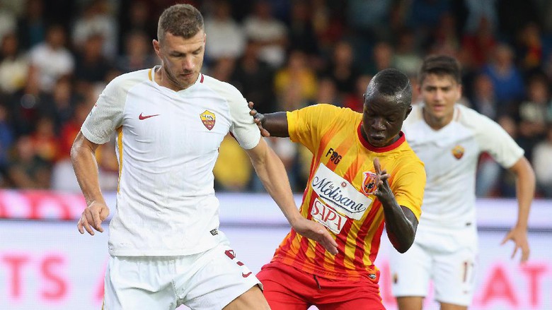 Dua Gol Dzeko & Dua Gol Bunuh Diri Antar Roma Libas Benevento