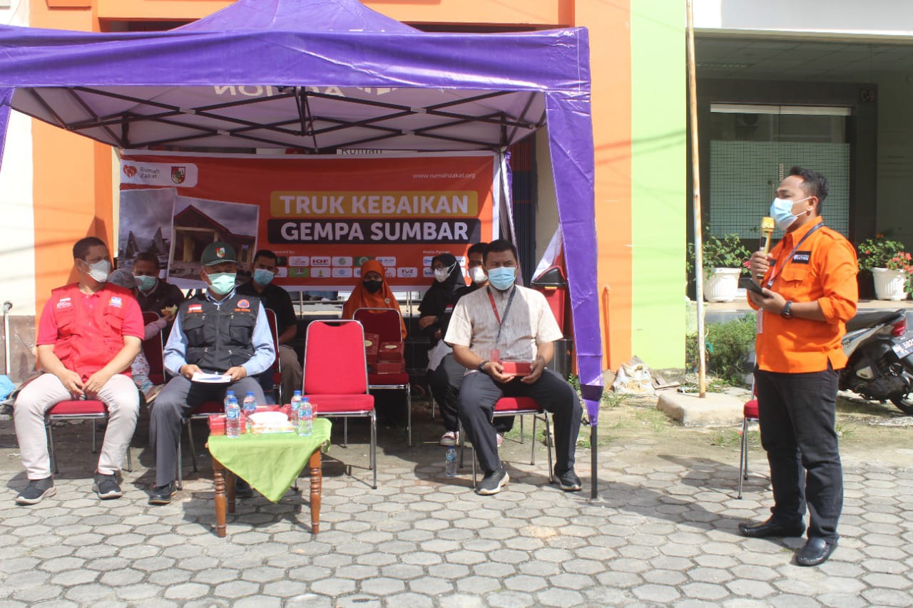 Bantu Korban Gempa, Rumah Zakat Berangkatkan Truk Kebaikan ke Sumatera Barat