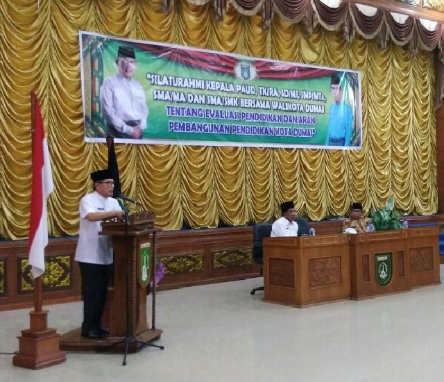 Zul As Ramah Tamah Dengan Guru se Kota Dumai