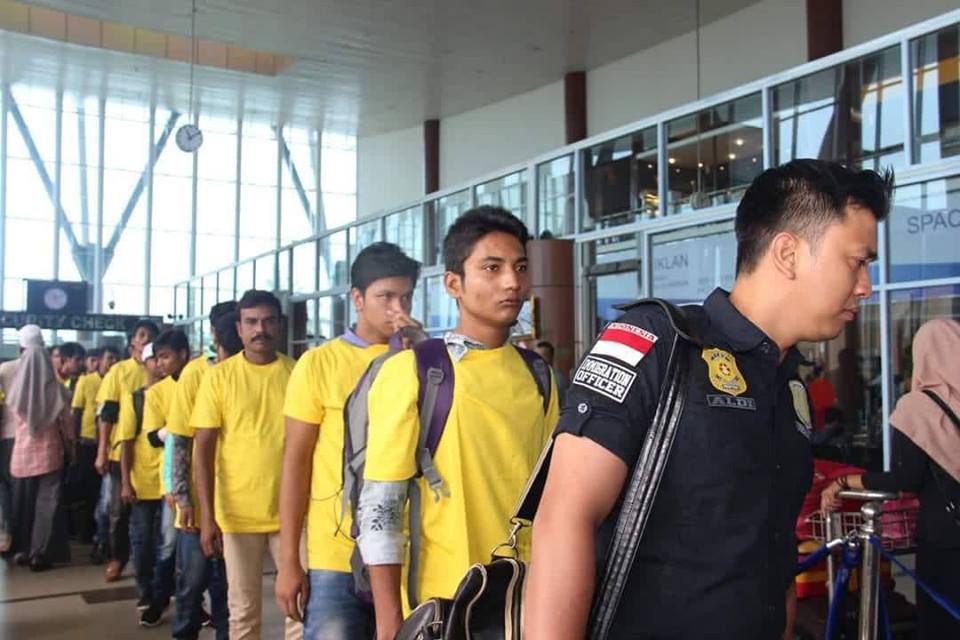 Rudenim Pekanbaru Deportasi 20 WNA Asal Bangladesh