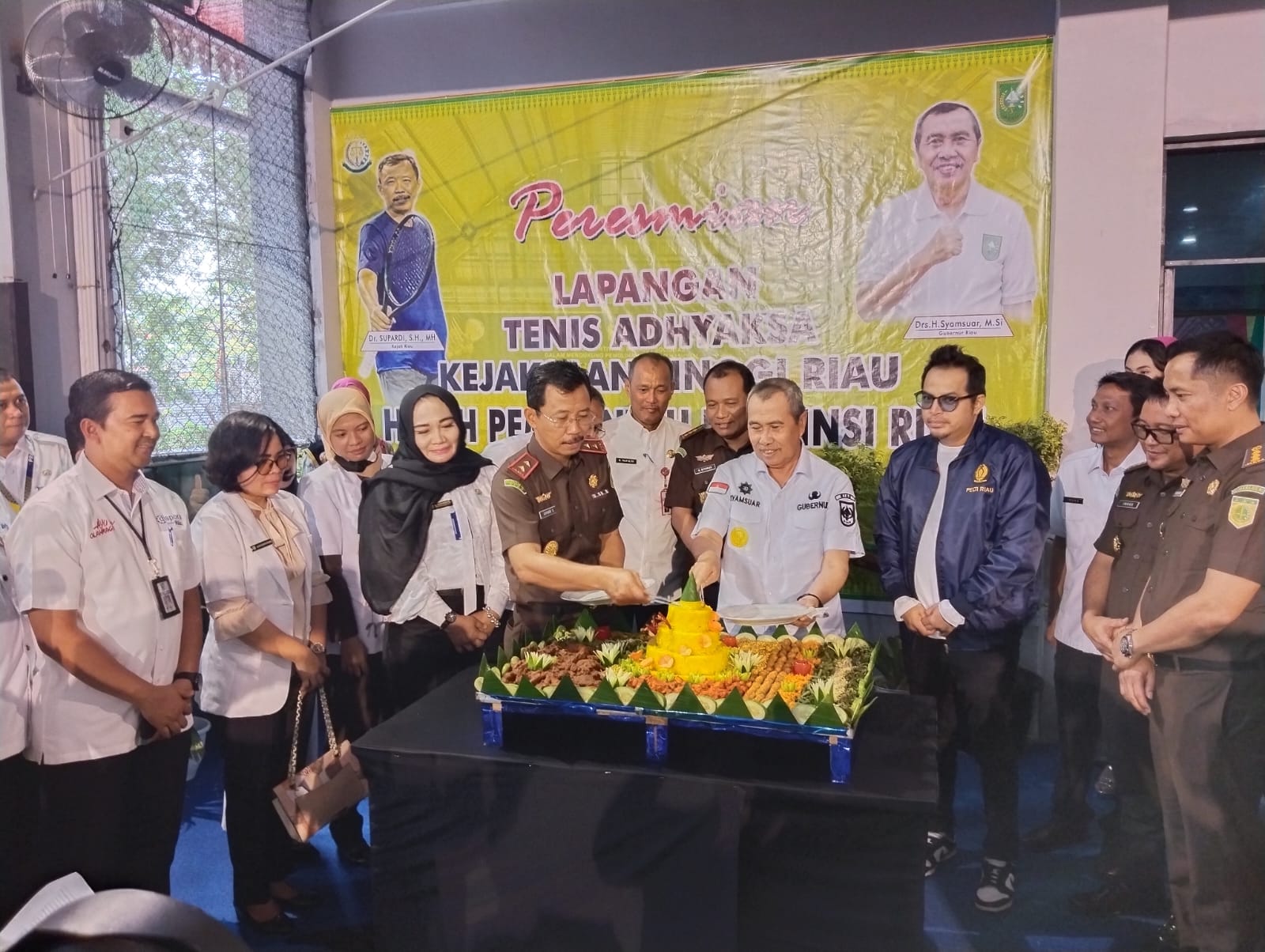 Klinik dan Lapangan Tenis Kejati Riau Diresmikan Gubernur