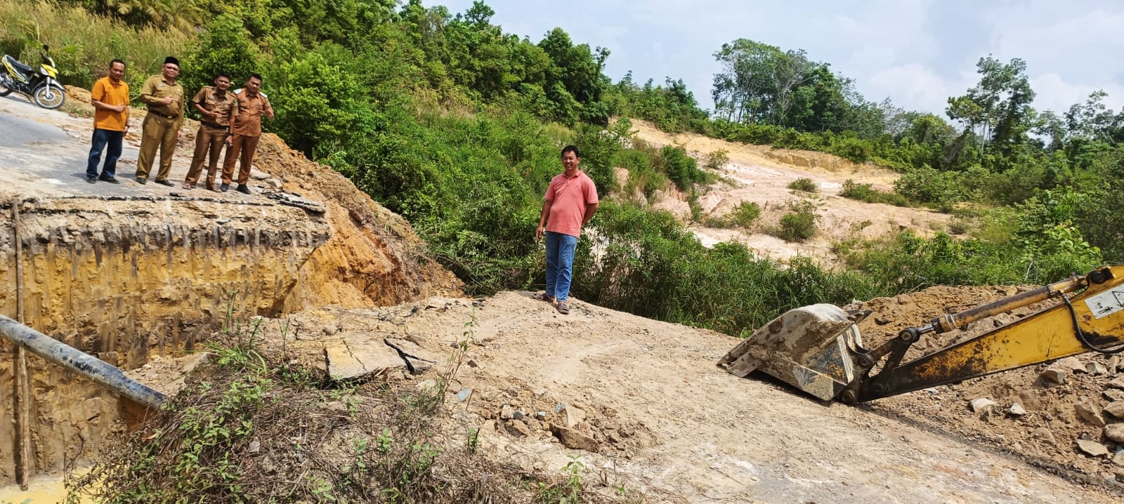 Pemkab Rohil Segera Perbaiki Jalan Penghubung yang Amblas di Sedinginan dan Banjar XII