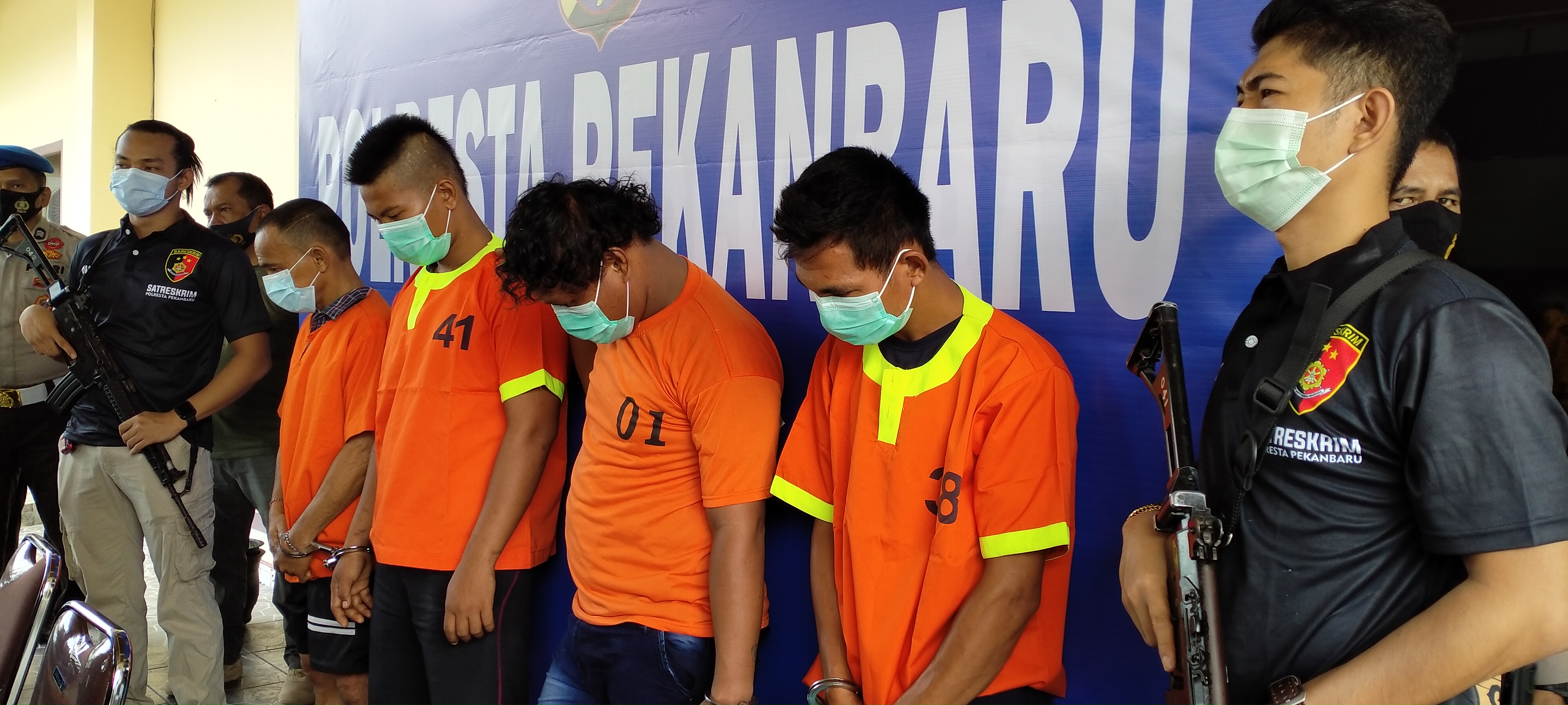 Polisi Ringkus Pelaku Penyiram Air Keras Sepasang Kekasih di Pekanbaru