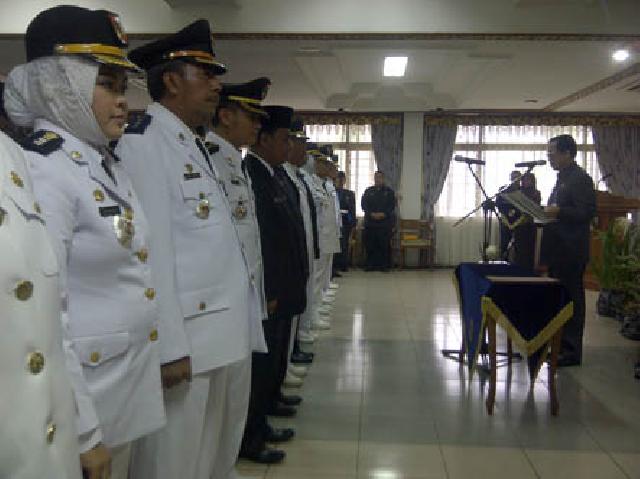 Pejabat Pemko Pekanbaru Dihantui Mutasi Jabatan  