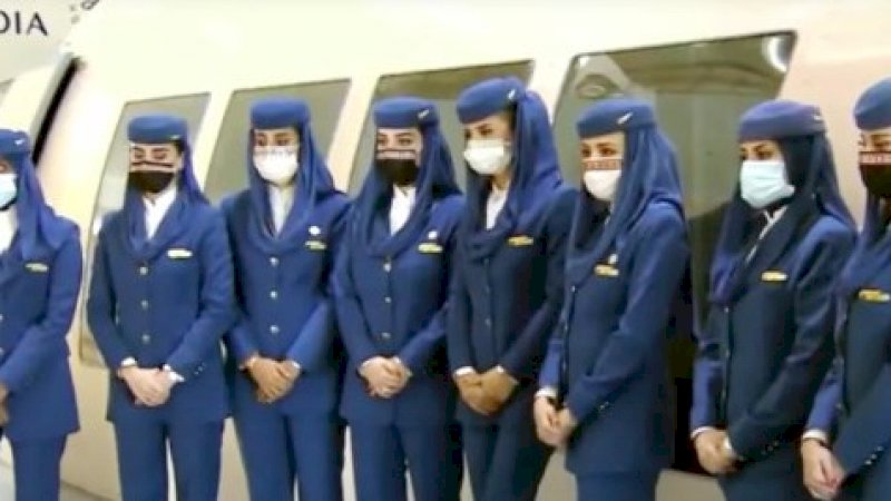 Kenakan Celana Panjang, Begini Tampilan Pramugari Saudi yang Tunjukkan Sudah Berubah Jauh