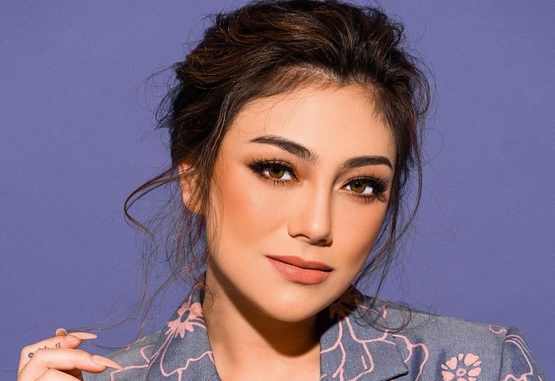 Seksinya Celine Evangelista, Intip 5 Fotonya!