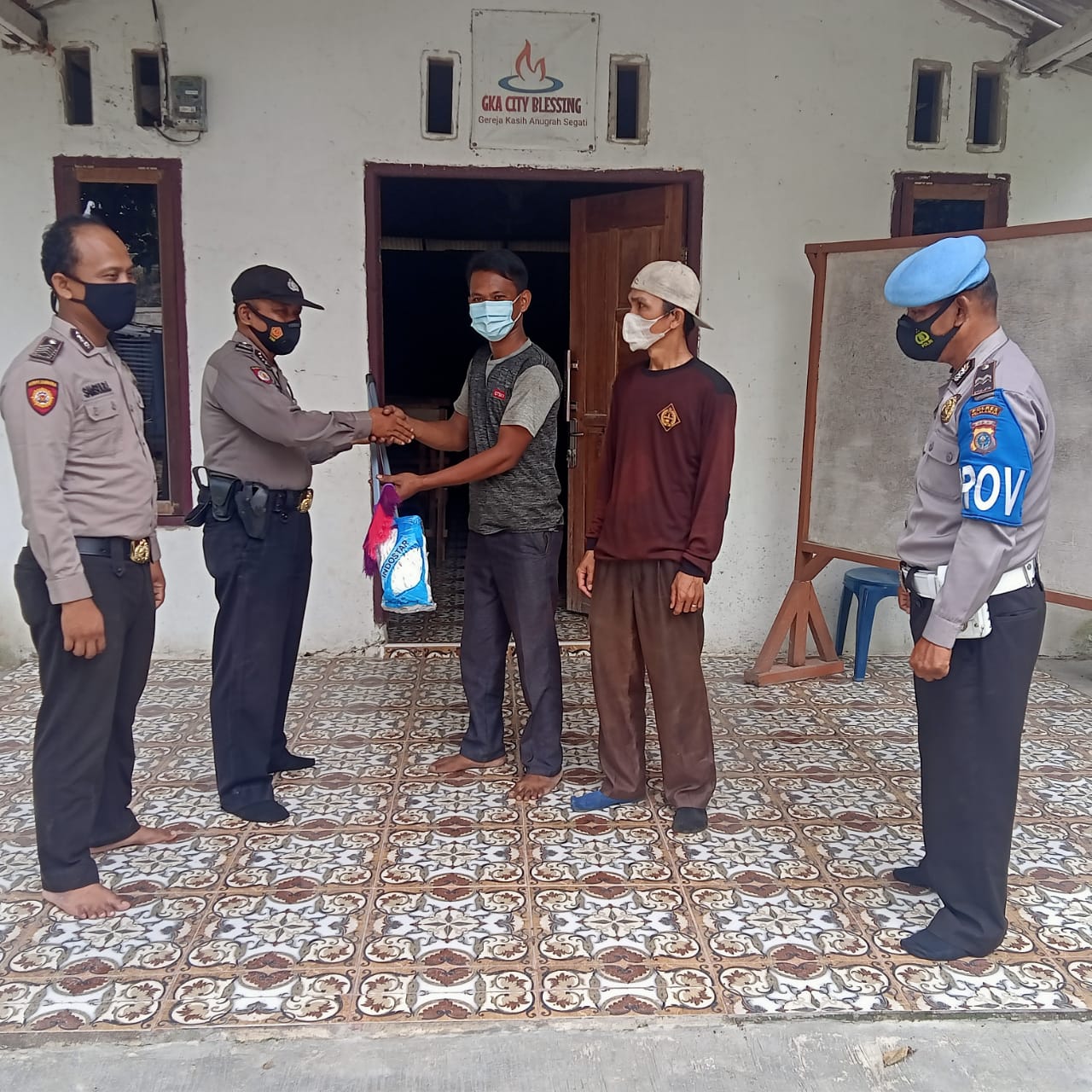 Sambut Dirgahayu Bhayangkara Ke-75, Polsek Langgam Gelar Giat Bakti Sosial 