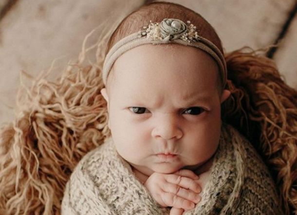 Foto Bayi Pemarah yang Menggemaskan Lagi Viral