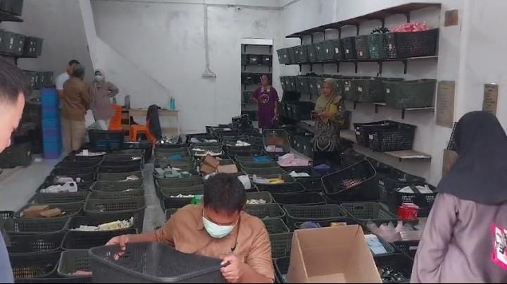 BBPOM Pekanbaru Bongkar Gudang Penjualan Kosmetik Ilegal di Jalan Soekarno Hatta
