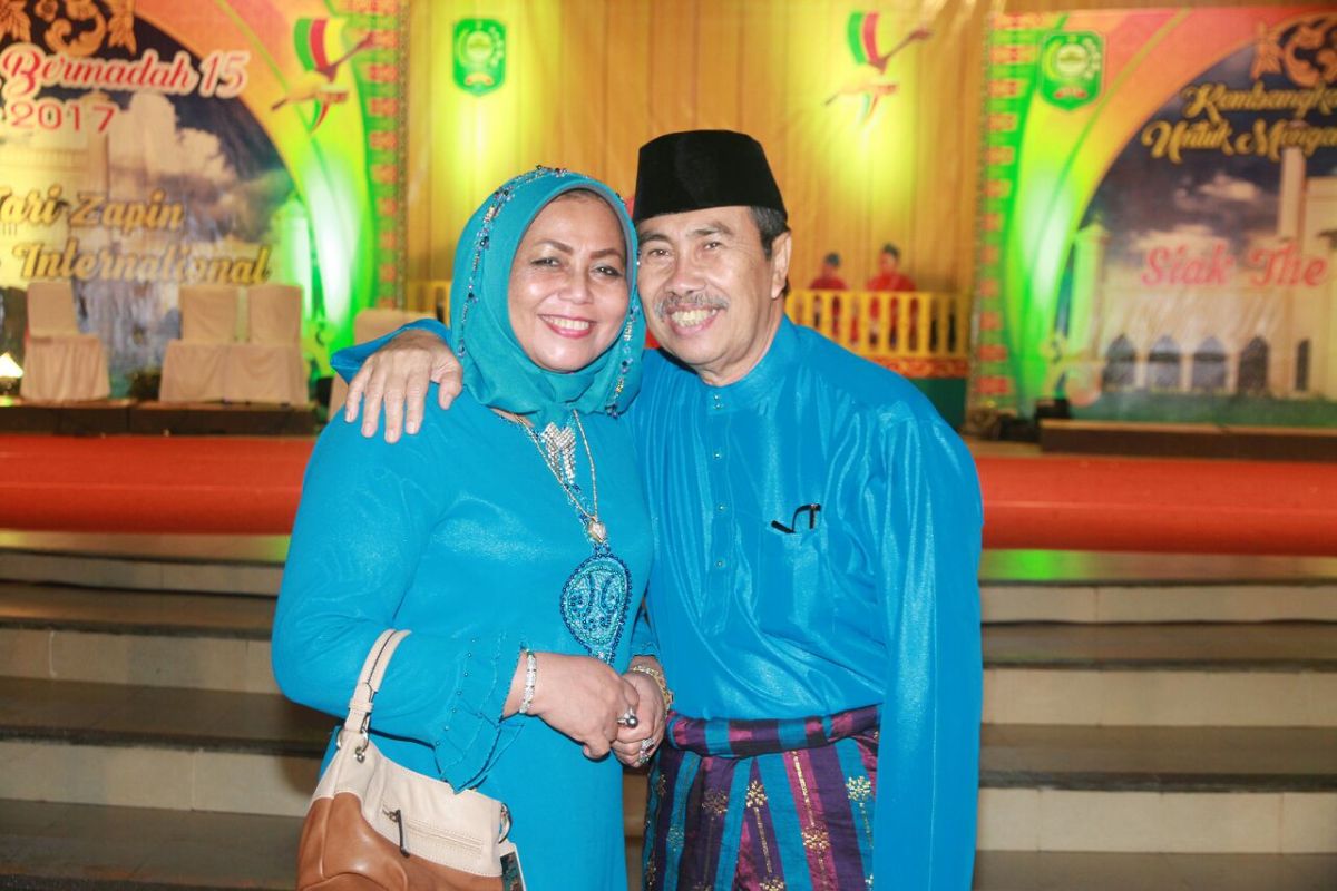 Jelang Debat Kandidat, Syamsuar Pilih Bersantai dan Bermain Bersama Cucu