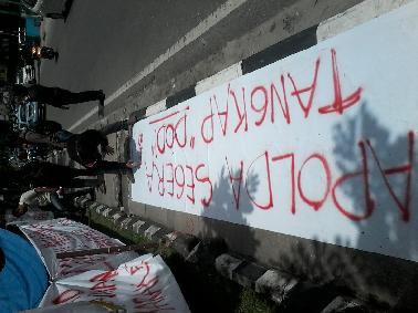 Sudah Satu Jam, Demo Tak Kunjung Dimulai