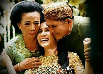 Ayah Momo Geisha, yang juga Tokoh Pers Riau, tutup usia