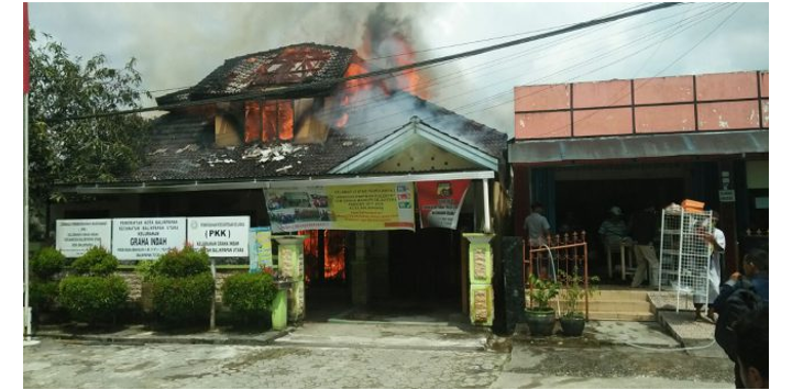 Edan, Seorang Penjaga Malam Mengamuk, Kantor Dibakar Lurah Dibacok