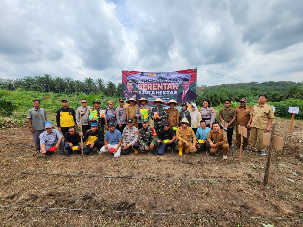 Polsek Bangko Pusako Dukung Penanaman Jagung Serentak 1 Juta Hektar untuk Program Asta Cita Presiden RI