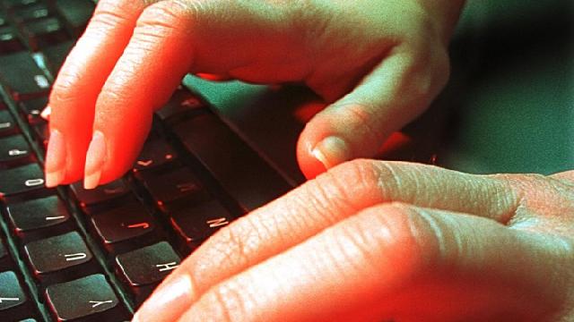 Situs Kominfo Tumbang, Ada Apa?