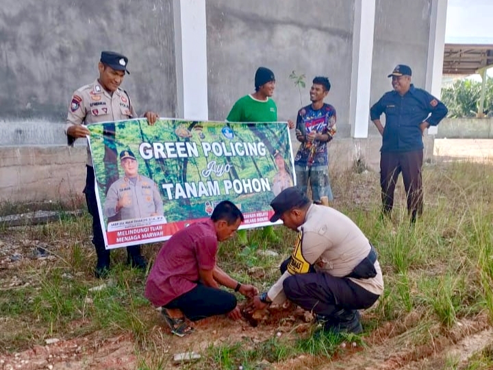 Green Policing, Polsek Rimba Melintang Tanam 10 Bibit Pohon di Kepenghuluan Lenggadai Hilir