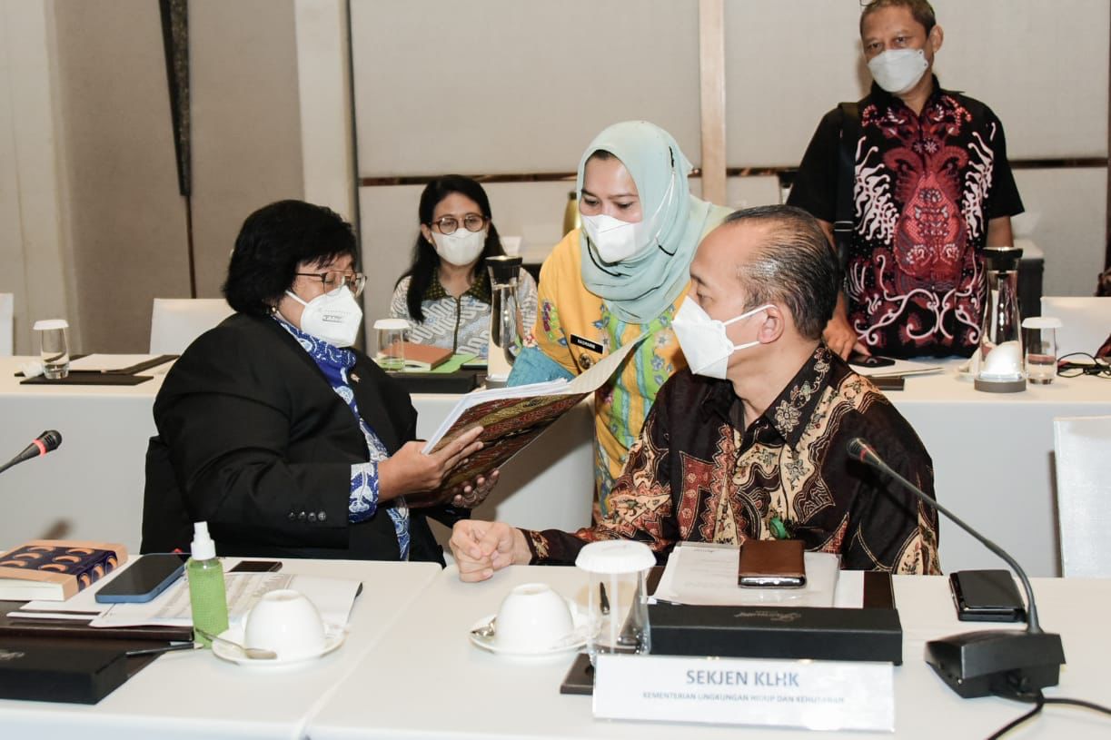 Temui Menteri LHK RI, Ini Yang Disampaikan Bupati Kasmarni
