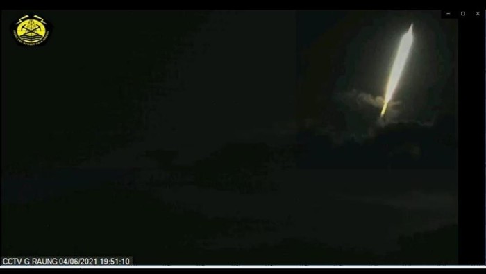 Lapan Pasuruan Sebut Kilatan Cahaya di Gunung Raung Bukan Meteor