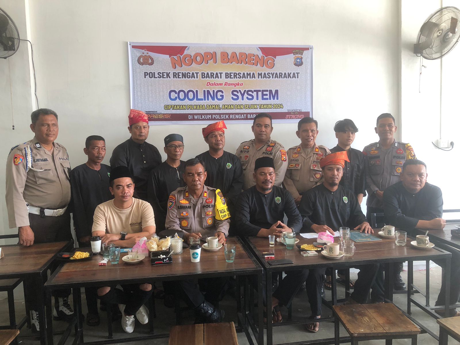 Kapolsek Rengat Barat Ajak Tameng Adat Mari Ciptakan Pilkada Damai