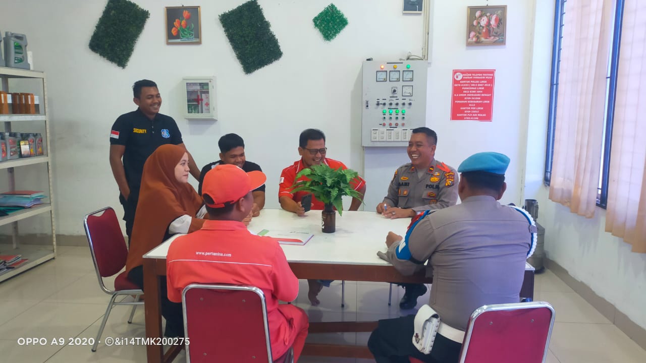 Pastikan Stok BBM Jelang Pilkada, Polsek Lirik Sambangi SPBU