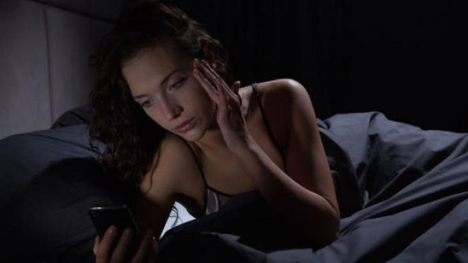 Ingin Kurus? Jangan Sentuh Gadget Anda pada Malam Hari