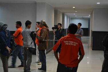 Di Luar Gedung PKL Berjualan, di Dalam Gedung PKL Berorasi