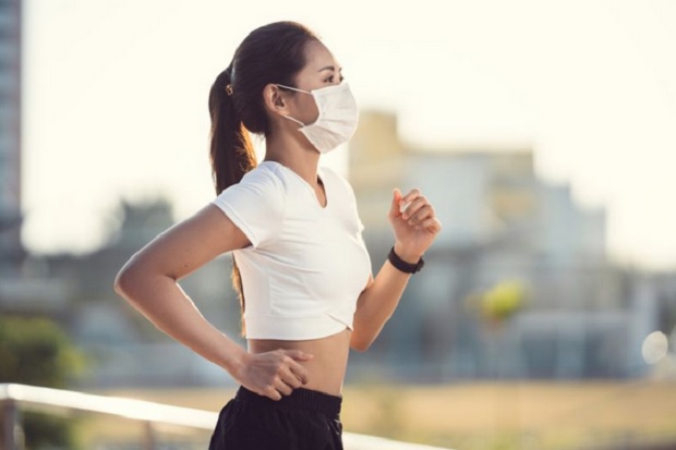 Apa Benar Masker Berbahaya Digunakan Saat Berolahraga?