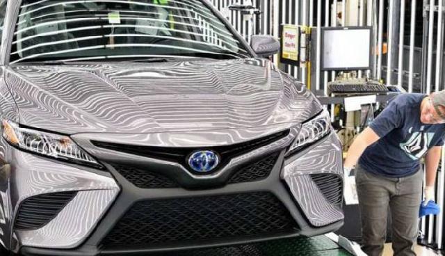 Resmi Mulai Diproduksi, Ini Harga Toyota Camry 2018